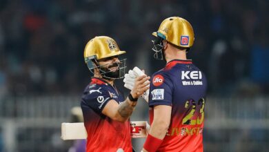 RCB هدم أبطال الدفاع KKR في عرينهم ، Kickstart IPL