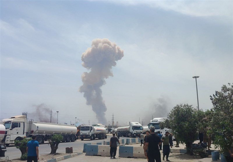 عاجل وزارة النفط الإيرانية: الانفجار في #بندر_عباس غير مرتبط بالمنشآت النفطية بالمدينة. انفجار ضخم ناجم عن مخزن للوقود فی بندر عباس جنوبی ایران