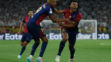 Jules Kounde and Lamine Yamal celebrate Barcelona's trophy-winning goal.LAPRESSE