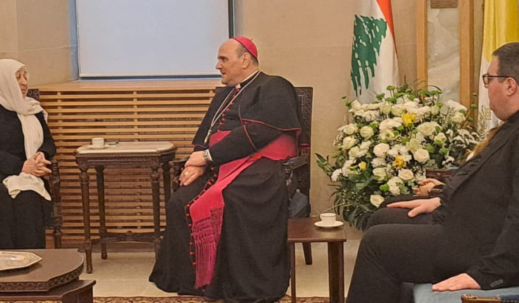 بهية الحريري زارت السفارة البابوية ناقلة تعازي الرئيس الحريري السيدة بهية الحريري