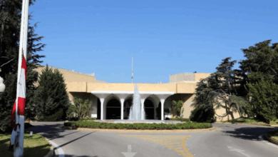 نشرت رئاسة الجمهورية عبر منصة "اكس" العلم اللبناني، مرفوعا على سارية قصر بعبدا، لمناسبة الجمعة العظيمة لدى الطوائف المسيحية.