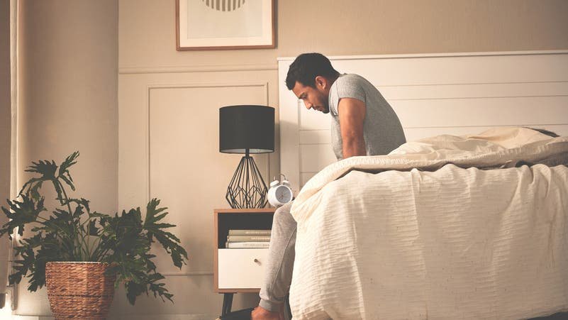 6 علامات مرتبطة بالنوم تُنذر بمشاكل صحية خطيرة.. تعرَّف عليها تعبيرية
