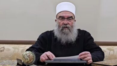 شيخ الدروز يهاجم حكومة الجولاني ويطالب بتدخل دولي