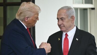 من لقاء الرئيس الأميركي دونالد ترامب ورئيس وزراء إسرائيل في البيت الأبيض بشهر فبراير الماضي (أرشيفية- رويترز)